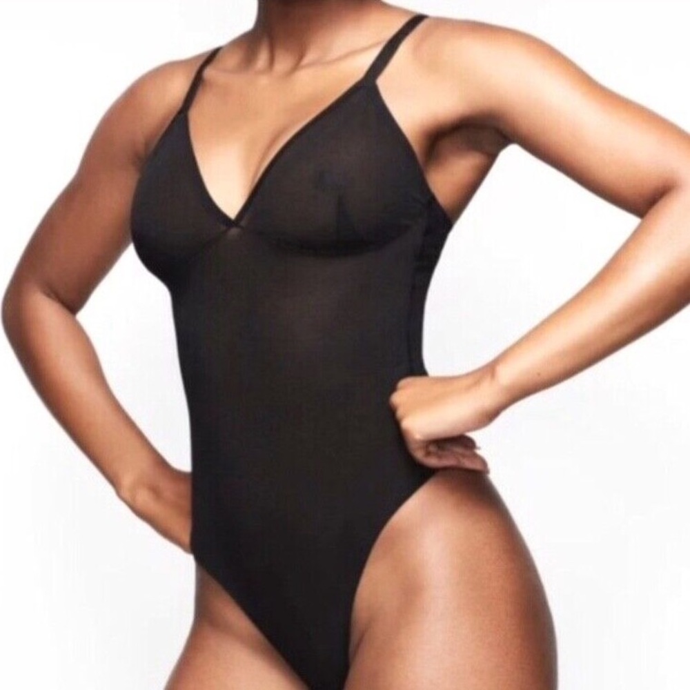 SKIMS BNWT Sheer Sculpt Thong Bodysuit. Onyx Size S Rare!